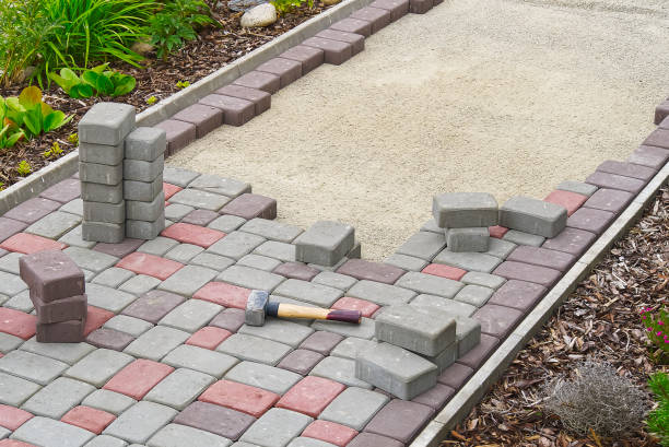 Best Driveway Paving Contractor  in , IL
